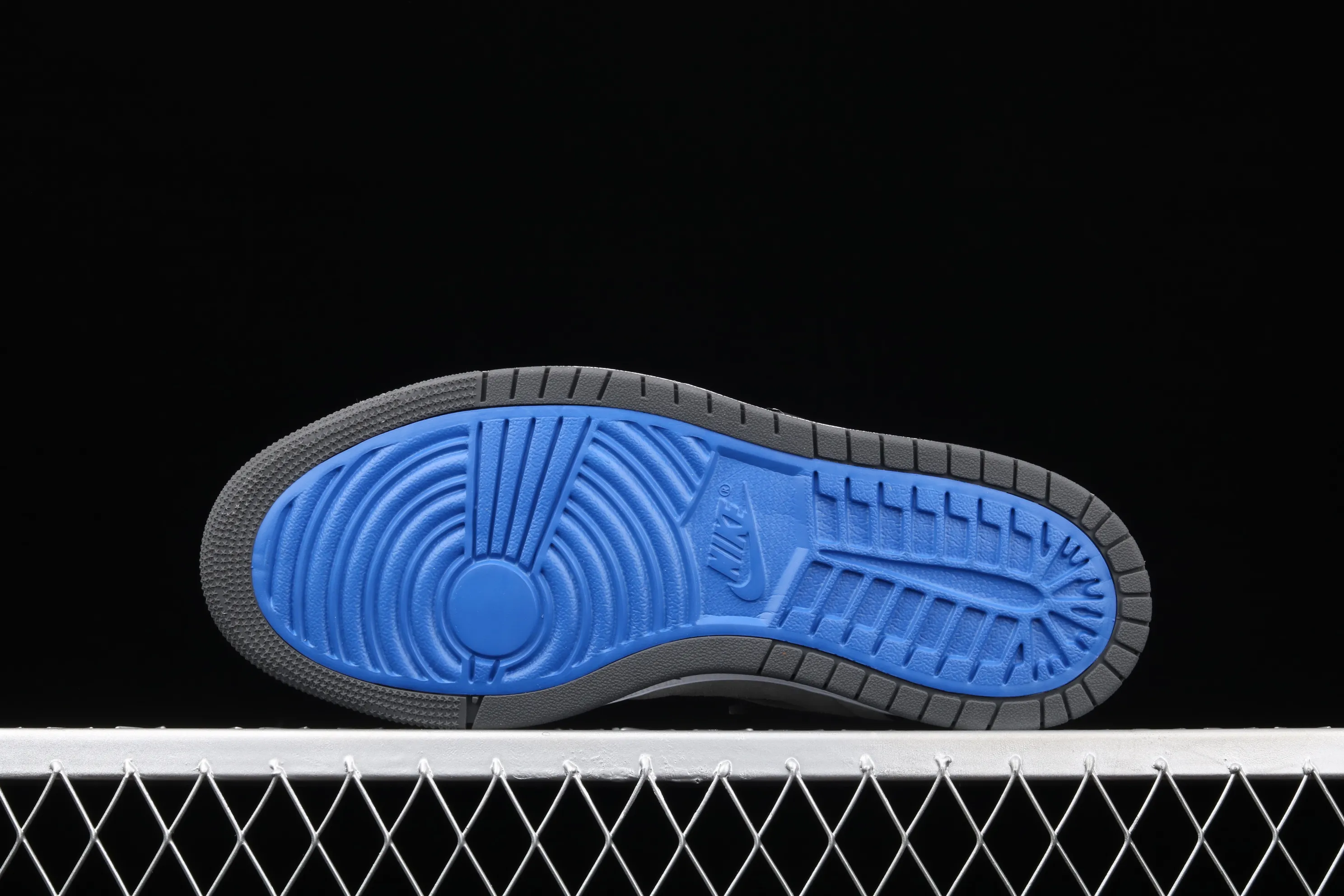 All categories Air Jordan Jordan series basketball shoes Air Jordan 1 High Special offer LPL x Air Jordan 1 Zoom Comfort "Iridescent" AJ1 Joe 1 joint League of Legends theme basketball shoes DD1453-001